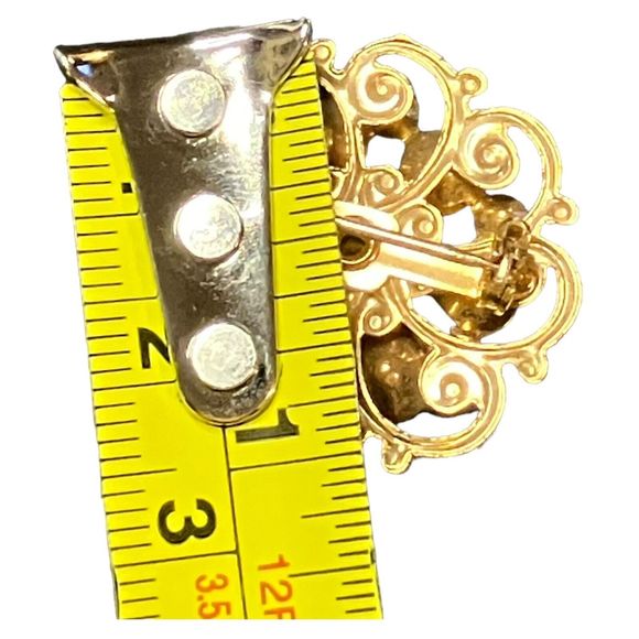 Vintage Gold-Tone Red Crystal Flower Brooch Pin Victorian Style Costume Jewelry - Picture 3 of 3